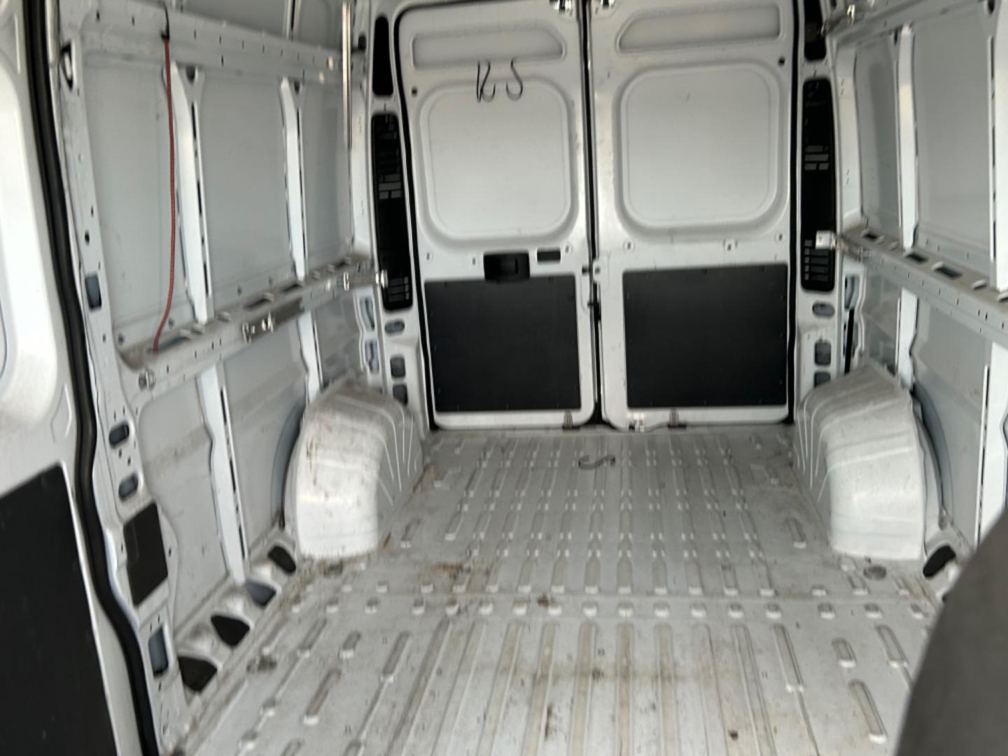 2018 White RAM Promaster 2500 High Roof Tradesman 159-in. WB (3C6TRVDG8JE) with an 3.6L V6 engine, 6A transmission, located at 1687 Business 35 S, New Braunfels, TX, 78130, (830) 625-7159, 29.655487, -98.051491 - Photo#13